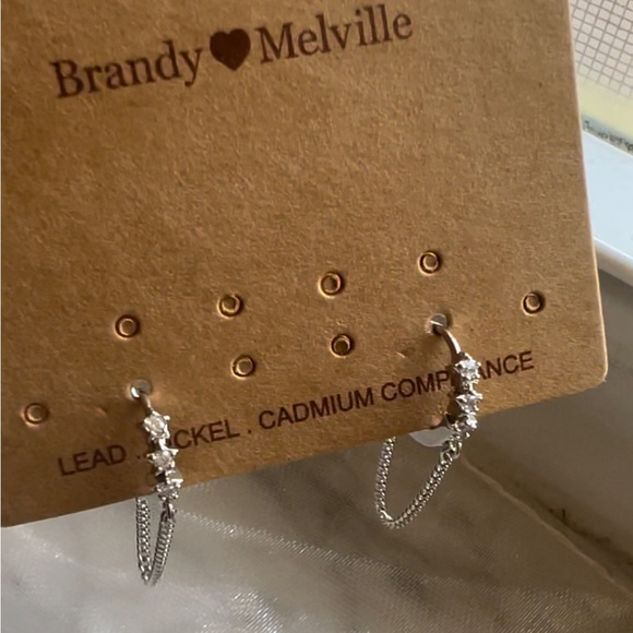 Brandy Melville💖MINI DROP HOOP EARRINGS - Picture 12 of 12